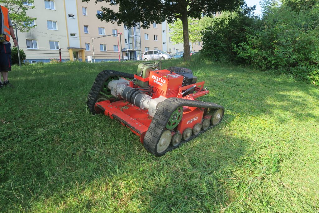 ferngesteuerte Mähtechnik